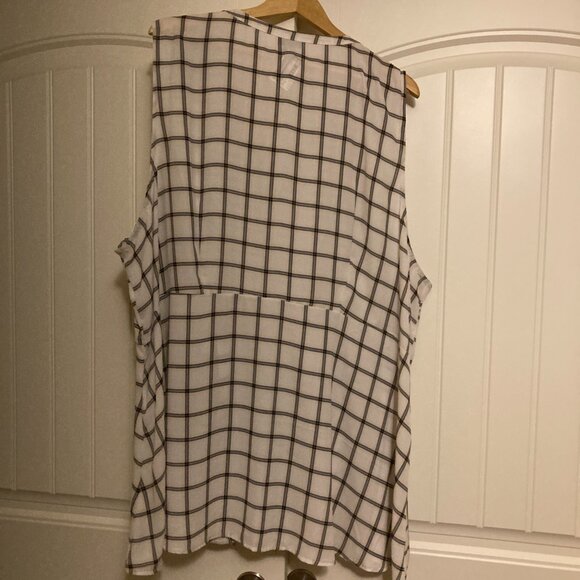 Torrid Peplum Georgette Button-Front Blouse 5 5X White Black Windowpane Check - Picture 3 of 3